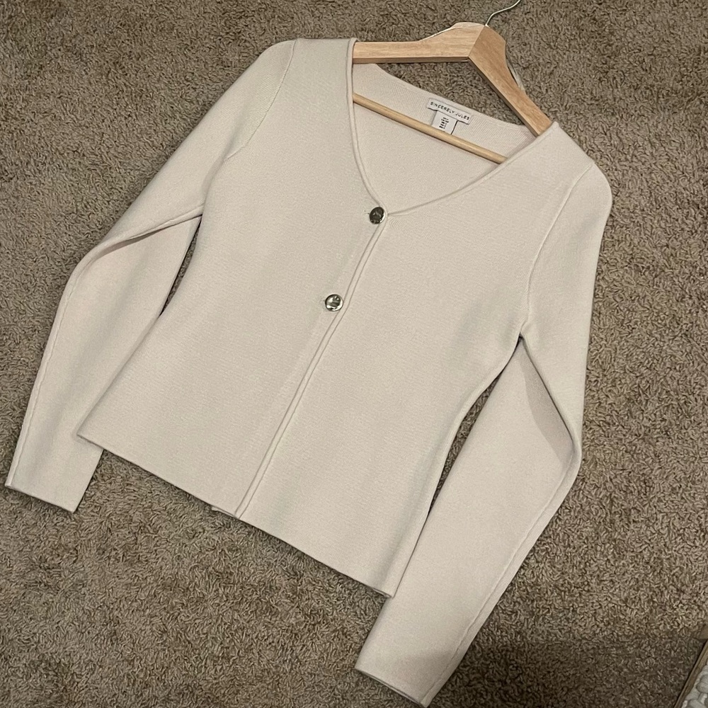 Sincerely Jules Cream V-Neck Buttoned top